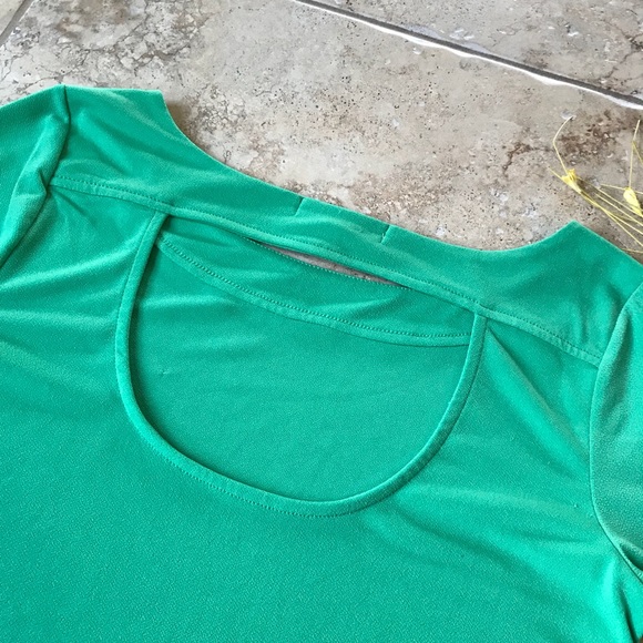 Banana Republic top with keyhole back - Picture 4 of 8